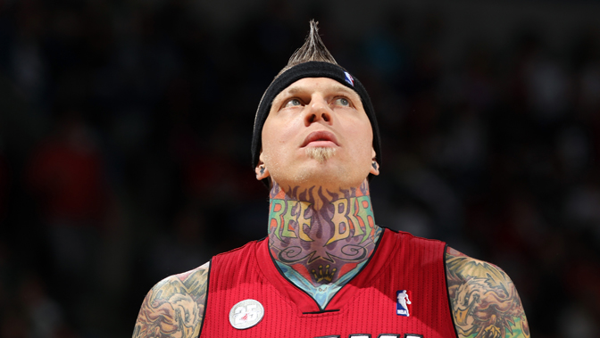 随着掘金142-138胜森林狼，湖人3连败，NBA西部排名：第2-6名差4个胜场（掘金142-138险胜森林狼，湖人遭三连败，西部第2至第6仅差4个胜场）