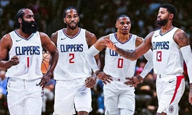 布克谈狄龙和詹姆斯冲突：喜欢这种互动，但这次有点过头了（布克：喜欢狄龙与詹姆斯的交锋，但这次有些过火）