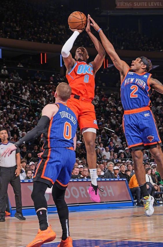 王哲林半场高效得分展现实力（王哲林半场高效砍分尽显实力）