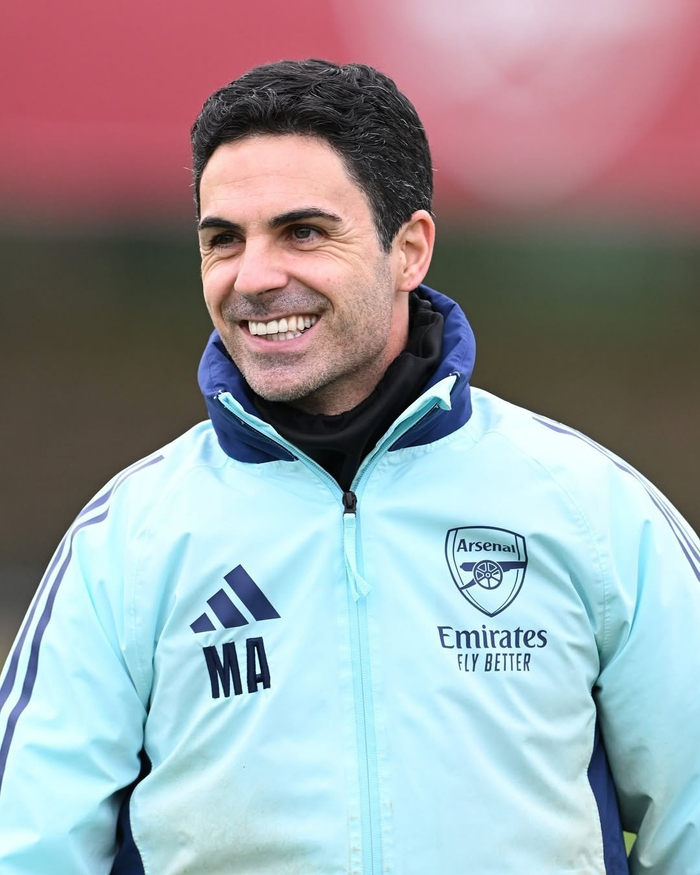 镜报：买安德森要1亿-1.2亿镑，曼联可能通过出售5人筹集资金（《镜报》：安德森身价1亿至1.2亿英镑，曼联或卖五将筹资）