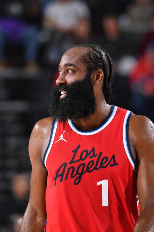 经纪人：埃切维里想回河床但曼城不愿意，他会继续留在欧洲（经纪人：埃切维里盼归河床被曼城拦下，将继续在欧洲效力）