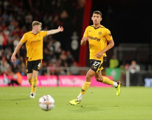 数据越看越不对劲（数据越查越蹊跷）