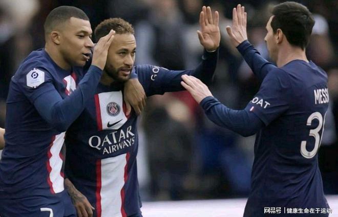 阿森纳3-1拜仁，廷贝尔、马杜埃凯、马丁内利破门，诺伊尔送礼（阿森纳3-1力擒拜仁：廷贝尔、马杜埃凯、马丁内利建功，诺伊尔失误送礼）