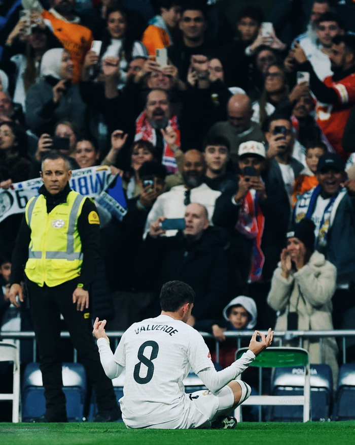 7换1交易大成功！暴脾气轰37分6篮板，率队晋级半决赛（7换1值回票价！火爆球星轰37分6板，率队挺进半决赛）