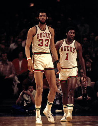 早报：上海双雄末轮争冠？这集我看过……（晨报：沪上双雄决战末轮争冠？熟悉的剧情又上演）