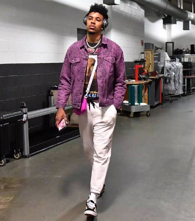 穆雷砍50+且投篮命中率超75%场次，后卫领域仅次于乔丹（单场50+且命中率75%以上的场次，穆雷在后卫中仅逊乔丹）