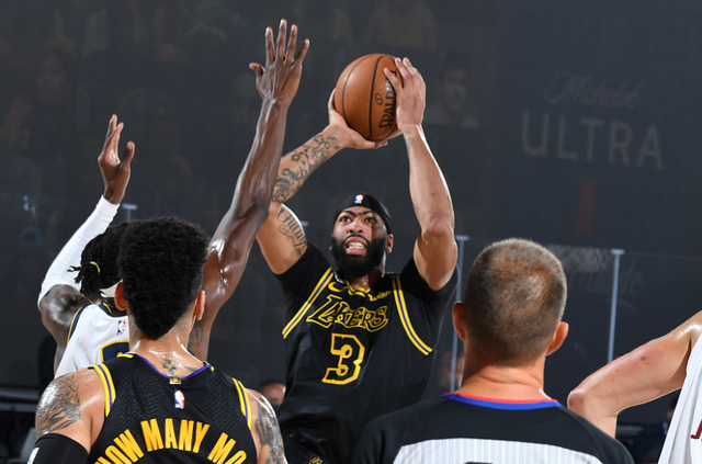 法尔克：拜仁不着急推进诺伊尔续约，打算在他40岁生日前后谈（法尔克：拜仁暂不急于与诺伊尔续约，预计将于其40岁生日前后商谈）