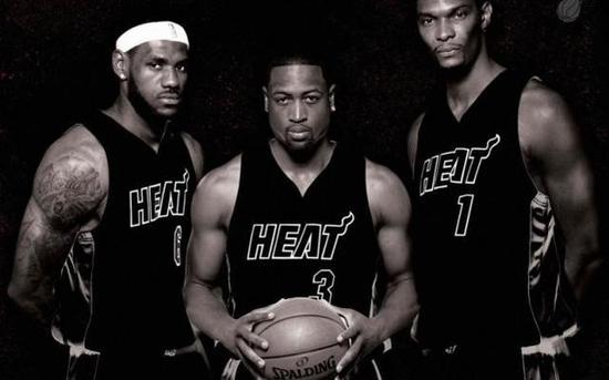 斯蒂尔：俱乐部将在周一上午面临一项重大抉择——是否让萨拉赫随队出征意大利（斯蒂尔：周一上午俱乐部将作出关键决定——萨拉赫是否随队赴意）