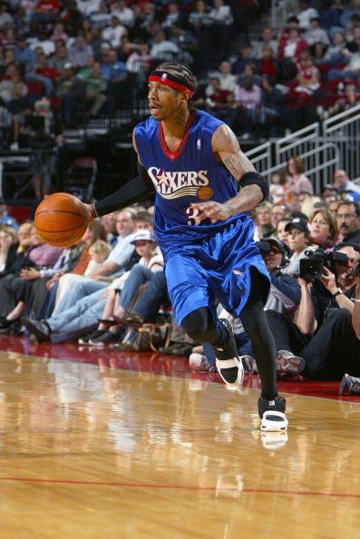 詹姆斯本场正负值-33，圣诞大战历史第二低&仅次于邓肯-34（詹姆斯此战正负值-33，圣诞大战史上第二差，仅逊邓肯的-34）