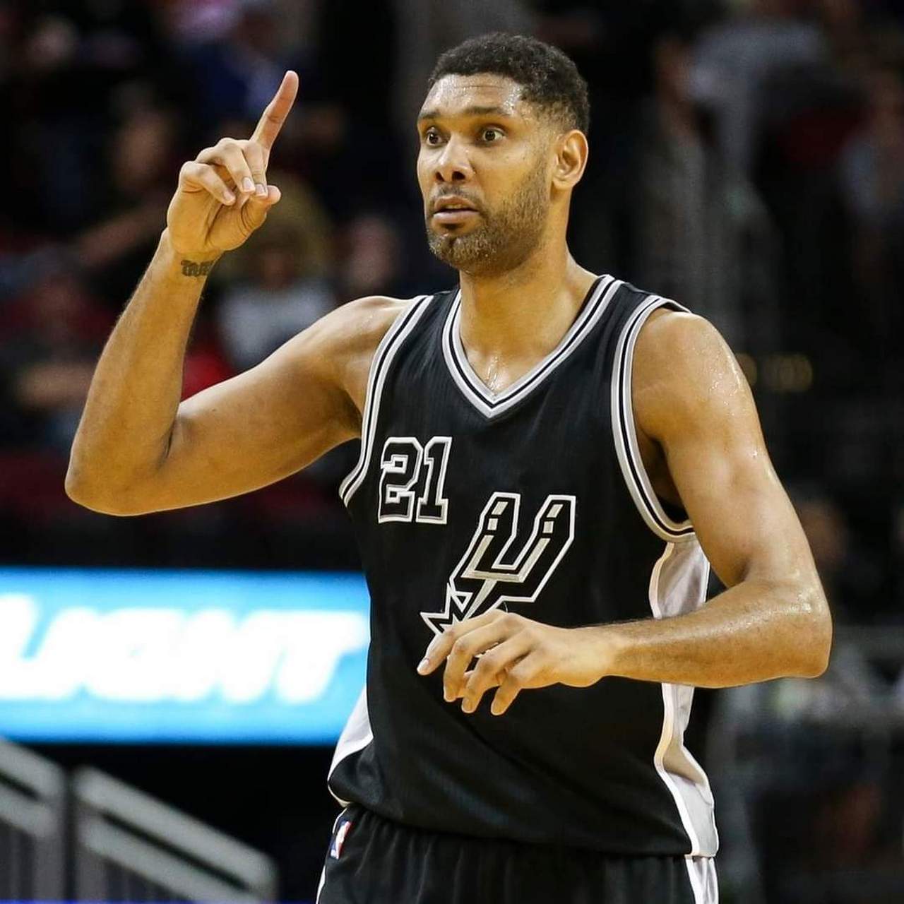 内维尔：顶级联赛中输球是正常现象，阿森纳不应因此慌乱（内维尔：顶级联赛失利属常态，阿森纳无需慌张）