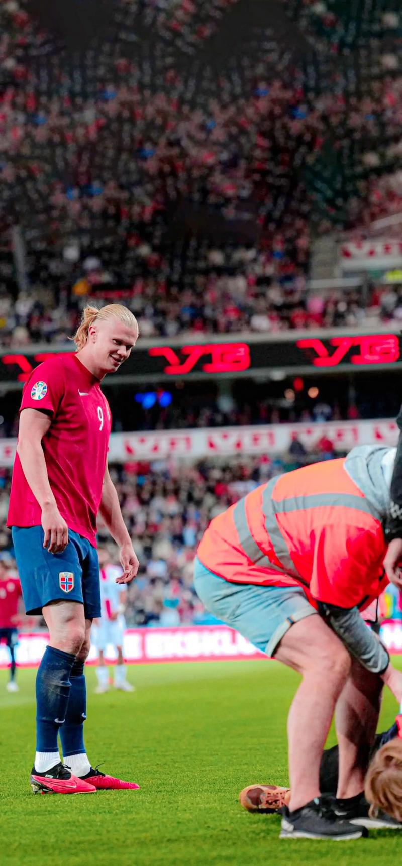 中超：武汉三镇主场1-0小胜上海申花（中超：武汉三镇主场1-0力克上海申花）