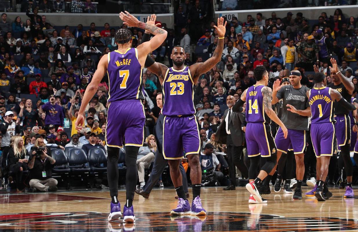 毕包主帅：亚马尔现在还不好跟梅西比，回诺坎普比赛让人期待（毕巴主帅：亚马尔尚难与梅西相提并论，回归诺坎普之战令人期待）