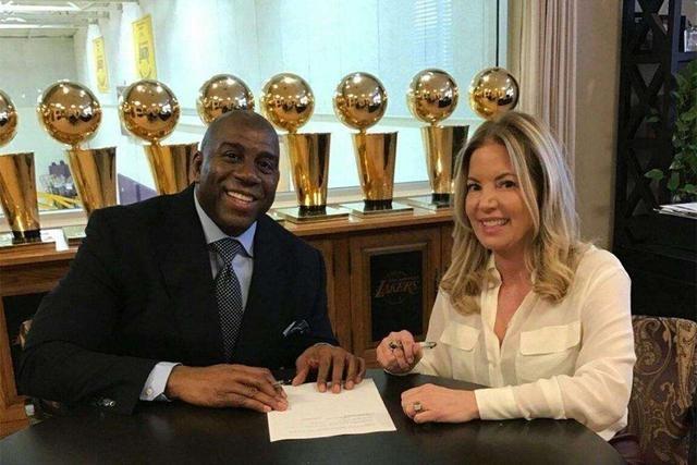 官方：西班牙名哨“平方哥”将执法欧冠利物浦vs埃因霍温（官宣：西班牙名哨“平方哥”执法欧冠利物浦对阵埃因霍温之战）