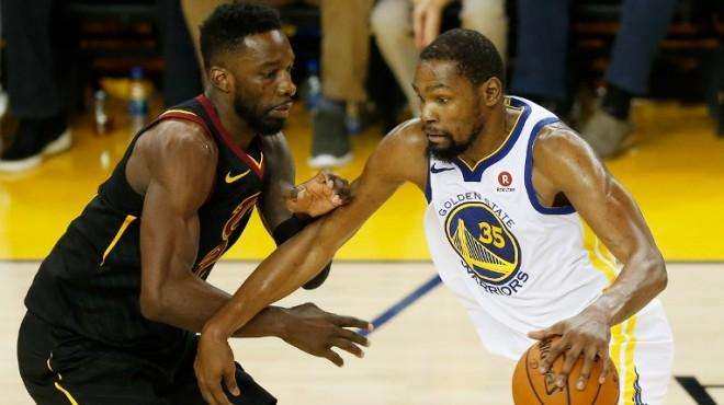 NBA：湖人加时险胜掘金 詹姆斯砍下40分（湖人加时力克掘金，詹姆斯独得40分）