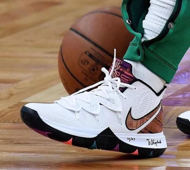 皇家奥维耶多0-0马略卡，势均力敌（皇家奥维耶多与马略卡0-0握手言和，难分高下）