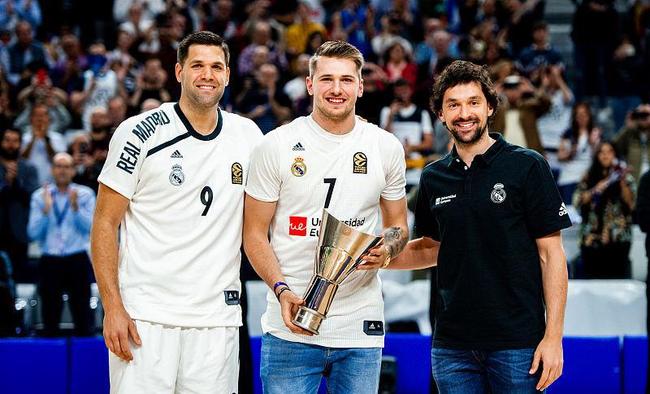 皇马齐达内战术显效4-1胜瓦伦西亚（齐祖调度奏效，皇马4-1击退瓦伦西亚）