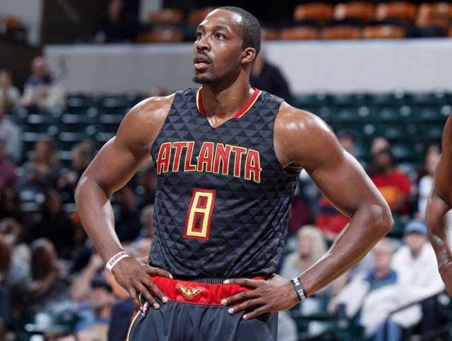 挺身而出！张镇麟接弗格传球飙中三分 随后反击暴扣率队打停同曦（关键爆发！张镇麟接弗格妙传命中三分，快攻重扣连击，带队逼停同曦）