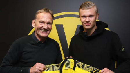 上赛季西甲最佳射手，姆巴佩领取皮奇奇奖（姆巴佩获颁皮奇奇奖，荣膺上赛季西甲射手王）