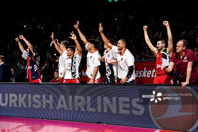 1500米的独孤求胜她做到了！残特奥会女选手独自完成1500米比赛（她做到了：残特奥会女子选手独自跑完1500米）