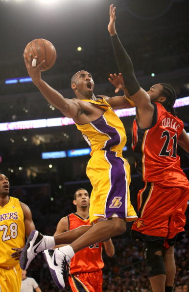 大连英博祝贺重庆铜梁龙冲超：祝愿贵俱乐部在中超再创佳绩（大连英博恭贺重庆铜梁龙晋级中超，预祝贵俱乐部在顶级联赛再创辉煌）