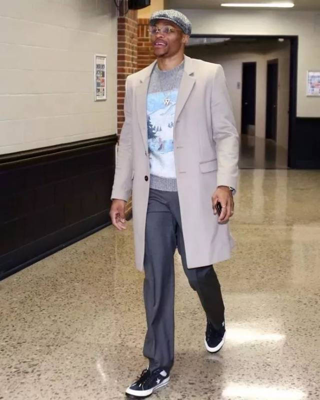 大二男生休学当残特奥会领跑员残特奥会田径女选手哪吒头亮相夺银（大二生休学赴残特奥会任领跑员，田径女将哪吒头出战摘银）